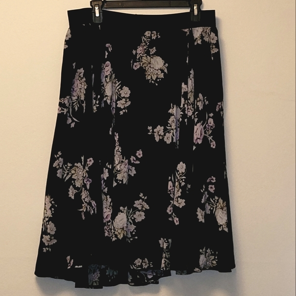 Torrid circle skirt size 0 - Picture 1 of 3